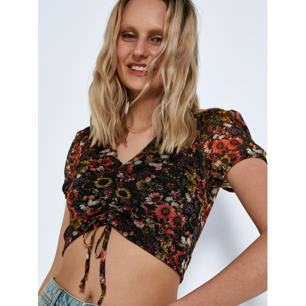 Dame Bluse Nmjudith   Black Sunflower fra Noisy May
